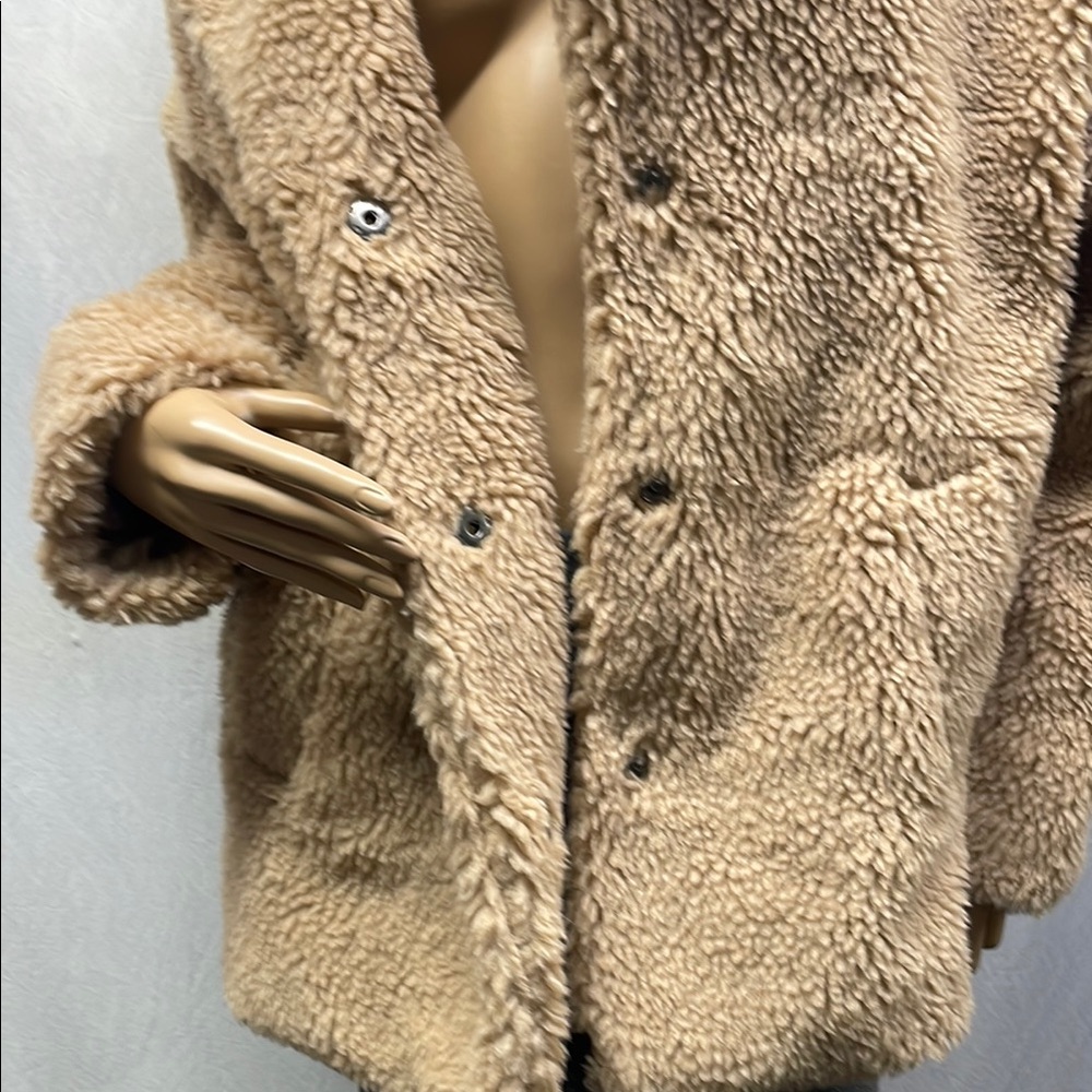 Vigoss Women's Tan Faux Fur Jacket NWOT - Picture 10 of 10